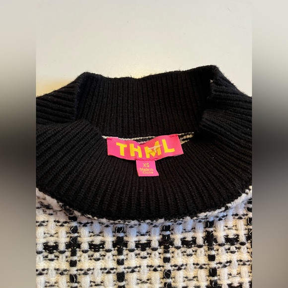 THML Tinsel & Tweed Short Puff Balloon Sleeve Sweater Black/white & gold tinsel - Picture 2 of 7